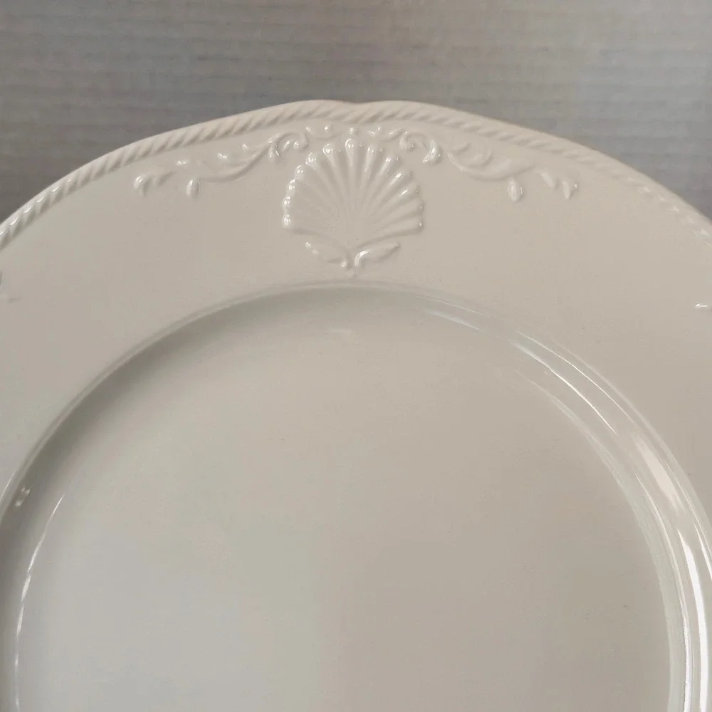Set of 2 NEW Mikasa Hampton Bays Salad Plates Bone China 8.5